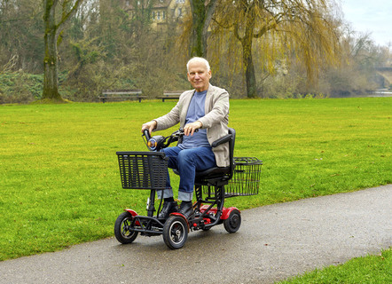 Ontspan door het dagelijks leven met de Econelo 4-wiel scooter premium versie
