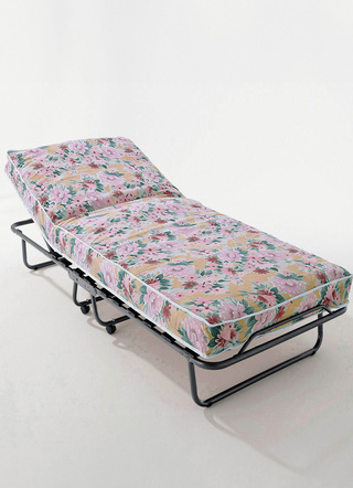 Logeerbed met lattenbodem en 4 wielen