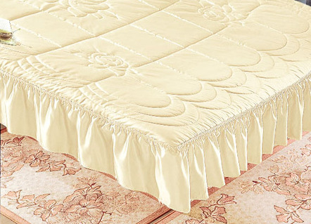 Sprei met volantafwerking