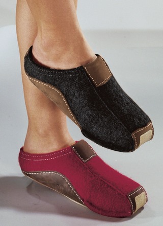 "HAFLINGER" pantoffel, walviswol stof van scheerwol