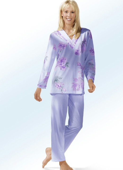 Pyjama's & shorties - Pyjama met V-hals en lange broek, in Größe 036 bis 052, in Farbe SERING-MULTICOLOR Ansicht 1