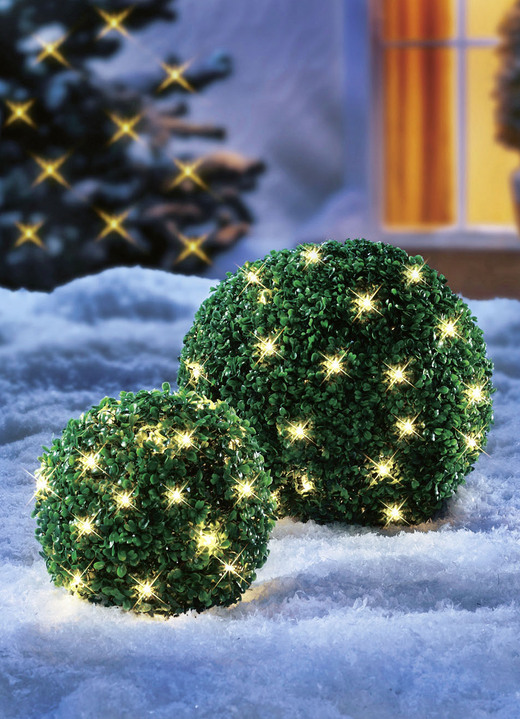 Kerstmis - Natuurlijke buxusbollen met verlichting, in Farbe GROEN, in Ausführung bal van buxus, klein