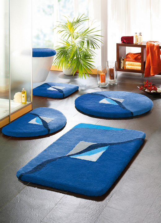 Huishoudtextiel - Badkamerset van het merk Kleine Wolke, in Größe 100 (Matje, halfrond 50/80 cm) bis 112 (wc-Dekselafdekking met touwtje), in Farbe BLAUW Ansicht 1