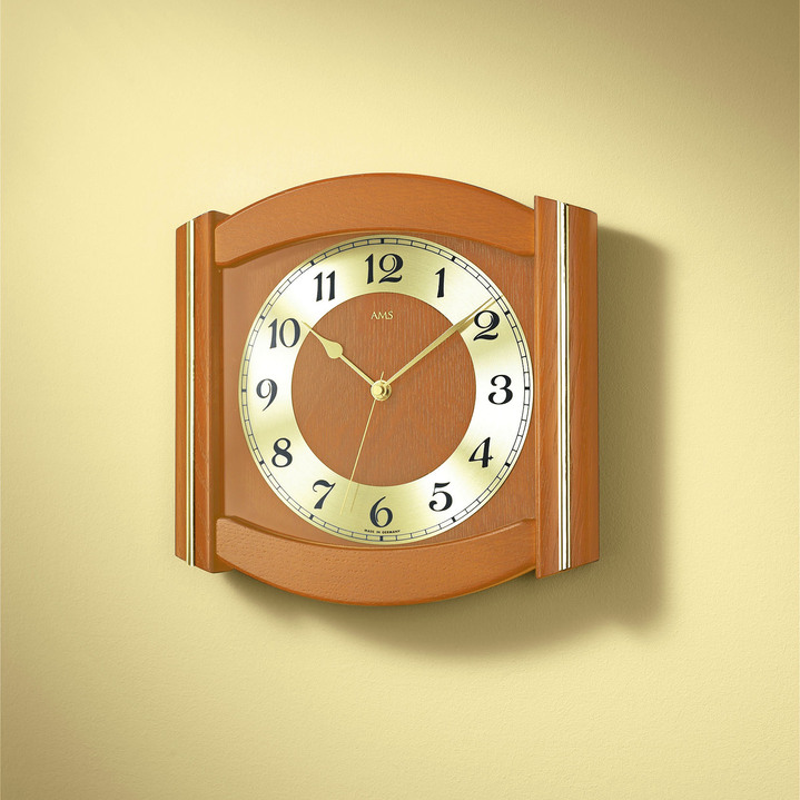 Horloges - Draadloze wandklok van massief hout in verschillende kleuren, in Farbe KERSENBOOM Ansicht 1