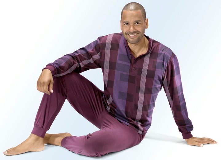 Pyjama's - Pyjama met knoopsluiting, ruitjespatroon en boorden, in Größe 048 bis 068, in Farbe KASTANJE Ansicht 1