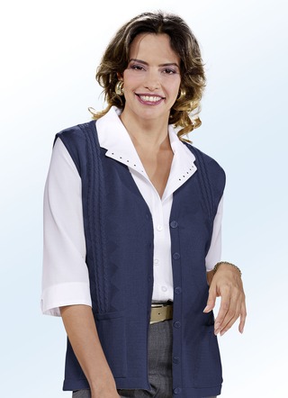 Gebreid vest met kabelpatroon
