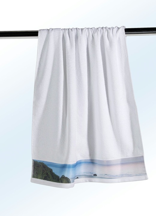 - Badstofserie met hemels strandmotief “Cornwall”, in Größe 200 (1 handdoek, 50/100 cm BEIGE) bis 303 (1 handdoek, 70/140 cm, ALLOVER-DESSIN), in Farbe WIT