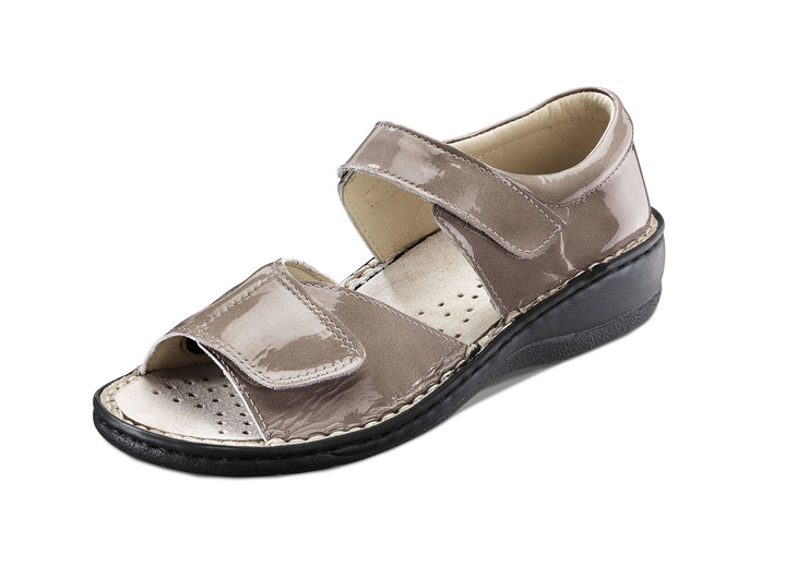 Sandaletten & Pantoletten - Taurus Damen-Sandalette in Lackoptik, in Größe 036 bis 042, in Farbe TAUPE Ansicht 1