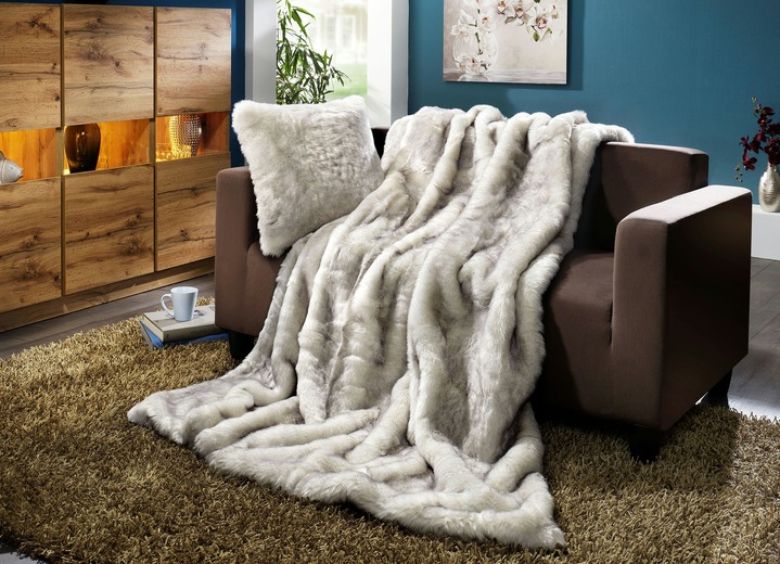 Woondekens - Woonaccessoires van natuurlijk langharig geweven bont, in Größe 215 (bontplaid, 150 x 200 cm) bis 910 (Kussen met vulling, 45 x 45 cm), in Farbe POOLVOS, in Ausführung Poolvos Ansicht 1