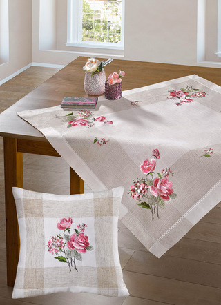 Tafel- en kamerdecoratie met een prachtig rozendessin