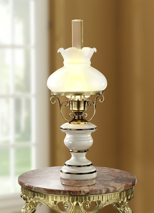 Lampen  & lampjes - Tafellamp van ijzer en hout en afgewerkt met messing, in Farbe CRÈME-GOUD