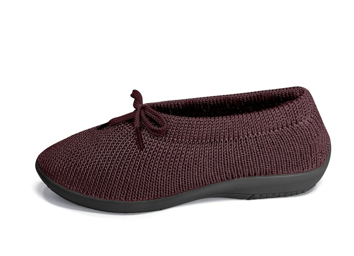 Komfortschuhe - Ballerina mit elastischem Einschlupf und Schnürung, in Größe 036 bis 042, in Farbe BORDEAUX Ansicht 1