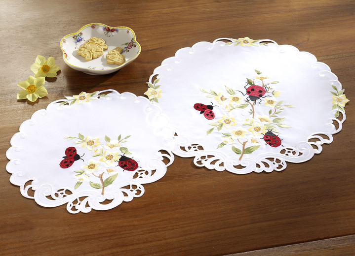 Tafellakens - Tafel- en kamerdecoratie met schattige lieveheersbeestjes, in Größe 101 (Loper, ovaal, 40 x 85 cm) bis 404 (Kussensloop, 40 x 40 cm), in Farbe CREME Ansicht 1