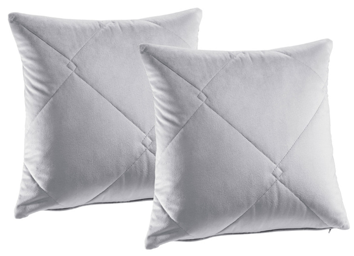 - Klassieke sprei en kussenhoezen in fijne fluweel-look, in Größe 873 (Voor eenpersoonsbed, 135 x 210 cm ) bis 924 (2 kussenslopen, 50 x 50 cm), in Farbe ZILVER