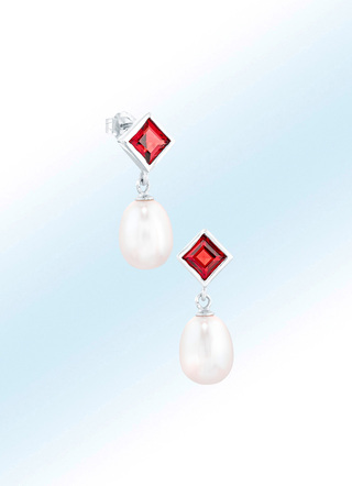 Elegante oorbellen met echte granaat en zoetwaterparels