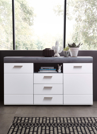 Sideboard met schuiflades en deuren voorzien van een Softclose-systeem en automatisch intrekmechanisme