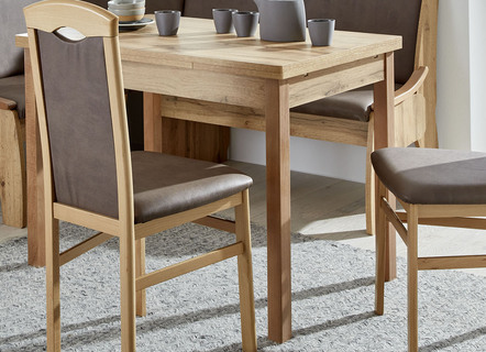 Tijdloze tafel met uittrekbare