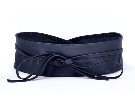 Modieuze leren strikriem, 8 cm breed