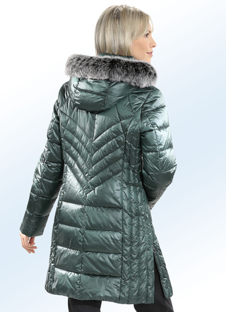 Korte vacht in 2 kleuren met figuurvriendelijke longitudinale quilting