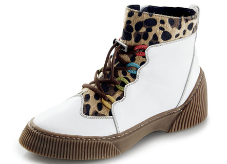 Weerbestendige veterbootie in 2 kleuren met uitneembaar voetbed, breedtemaat H