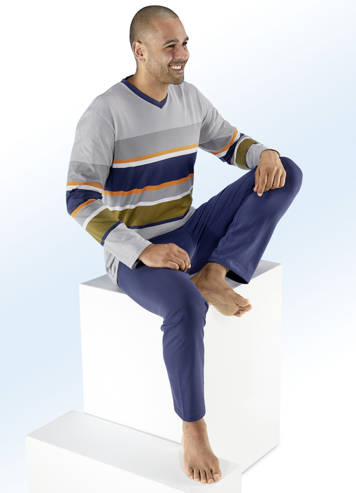 Pyjama's - Pyjama met V-hals, garengeverfd dwarsstrependessin, Interlock, in Größe 046 bis 058, in Farbe ECRU-BLAUW-MULTICOLOR