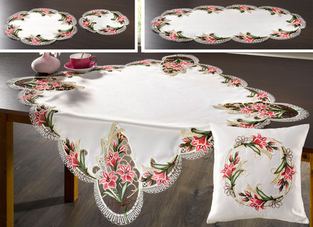Tafel- en kamerdecoratie van kantwerk uit Plauen