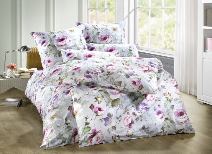 - Estella Mako satijnen beddengoedset, in Größe 114 (80/80 cm + 155/200 cm) bis 121 (kussensloop, 40/80 cm), in Farbe LICHTBLAUW