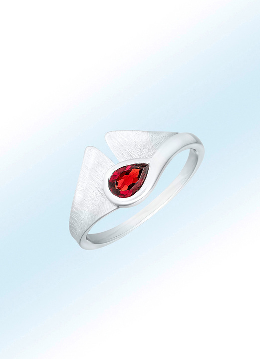 Ringen - Fascinerende vrouwenring met granaat, in Größe 160 bis 220, in Farbe