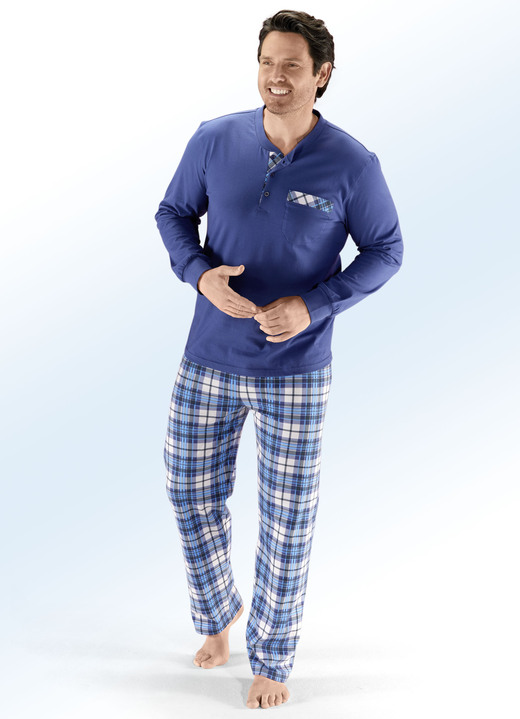 - Pyjama met knoopsluiting, borstzak en mouwen met manchetten, in Größe 046 bis 060, in Farbe BLAUW-MULTICOLOR