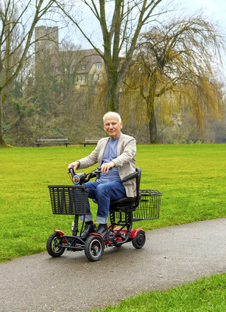 Ontspannen door het dagelijks leven met de Econelo 4-wiel scooter Premium Versie