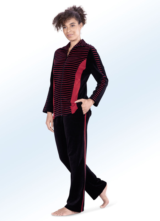 Homewear & vrijetijdsmode - Vrijetijdspak in leuk gestreept dessin, in Größe 018 bis 052, in Farbe ZWART-ROOD