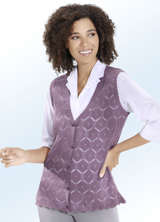 Gebreid gilet met een ingewikkeld dessin in een gehaakte look