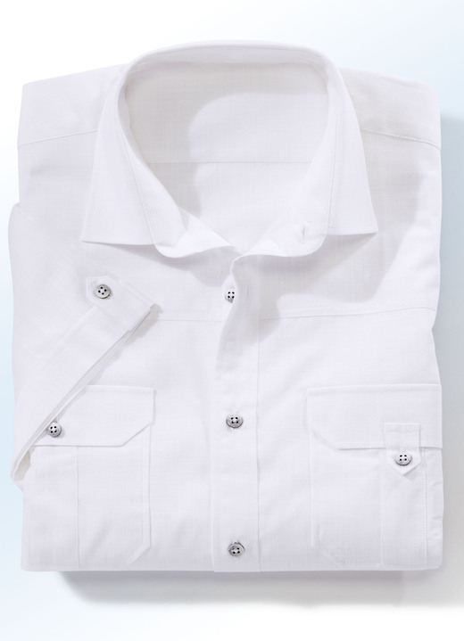 - Shirt met 2 borstzakken met klep in 3 kleuren, in Größe L ( 41/42) bis XL (43/44), in Farbe WIT