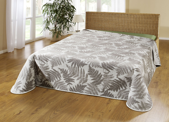 Tagesdecken - Tagesdecke mit naturnahen Blättermotiven, in Größe 873 (für Einzelbett, 135x210 cm) bis 924 (2 Kissenbezüge, 50x 50 cm), in Farbe NATUR Ansicht 1