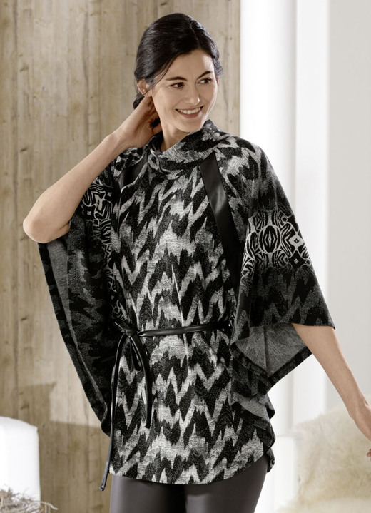 Ponchos - Poncho trui van zacht vloeiend materiaal Ponchos - Poncho trui van zacht vloeiend materiaal, in Größe L(44/46) bis XXL(52/54), in Farbe ZWART-ECRU