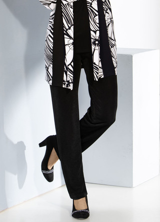 Broek met edele glans in extra korte maten
