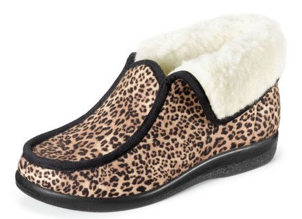 Slipper gemaakt van textielmateriaal