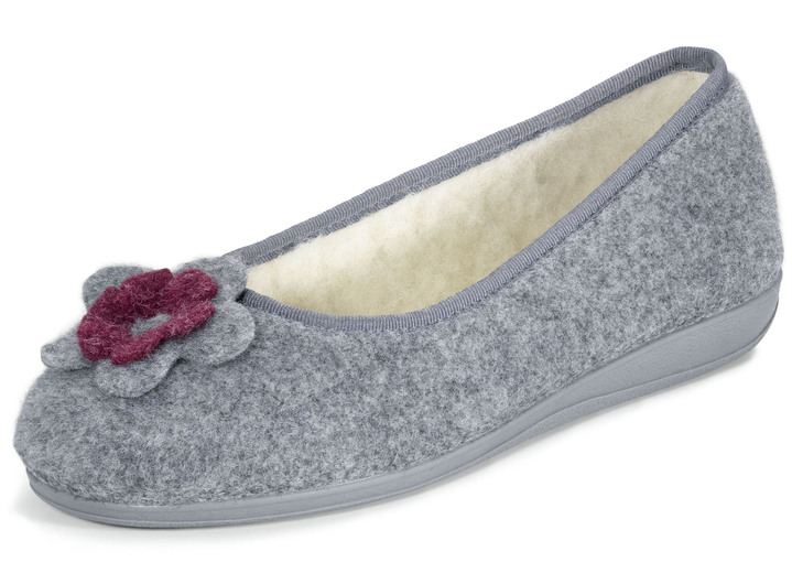 Huisschoenen - Laurina huisballerina van pluizig textiel met decoratieve bloemen, in Größe 036 bis 042, in Farbe GRIJS Ansicht 1