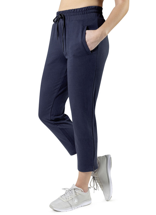 Vrijetijds pantalons - 7/8-Freizeithose in 4 Farben Vrijetijds pantalons - 7/8-Freizeithose in 4 Farben, in Größe 3XL (52/54) bis XXL (48/50), in Farbe MARINE