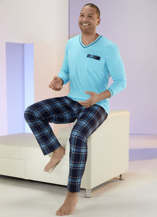 Götting pyjama, met V-hals, opgenaaid borstzakje