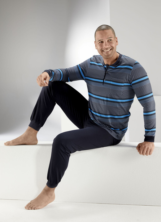 - Pyjama met knoopsluiting, borstzak, manchetten en beenmanchetten, in Größe 046 bis 062, in Farbe GRIJS-TURQUOISE