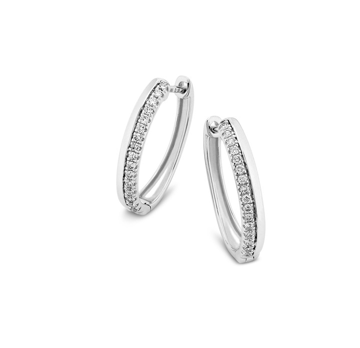 - Elegante oorbellen met diamanten, in Farbe
