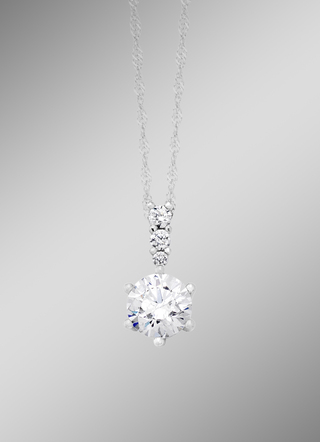 Hoogglans stud oorbellen met synth. Zirkonia