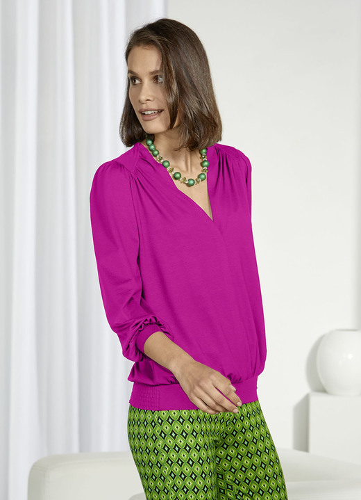 Shirts - V-hals shirt in 2 kleuren, in Größe 036 bis 048, in Farbe ROZE Ansicht 1