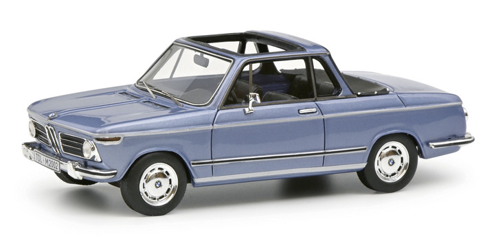 Collectors item - BMW 2002 Cabrio van Schuco, in Farbe BLAUW