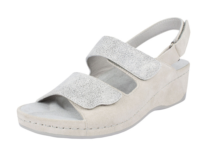 - Comfortabele sandalen met klittenband gemaakt van suède leer, in Größe 036 bis 042, in Farbe CRÈME