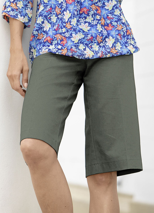 - Bermudas, in Größe 036 bis 052, in Farbe OLIJF