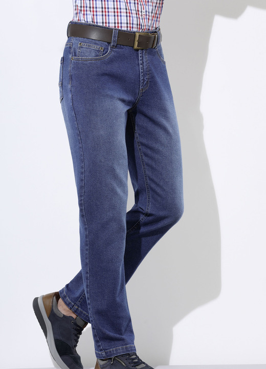 Broeken - Jeans in 5-pocketvorm in 3 kleuren, in Größe 024 bis 060, in Farbe JEANS BLAUW Ansicht 1