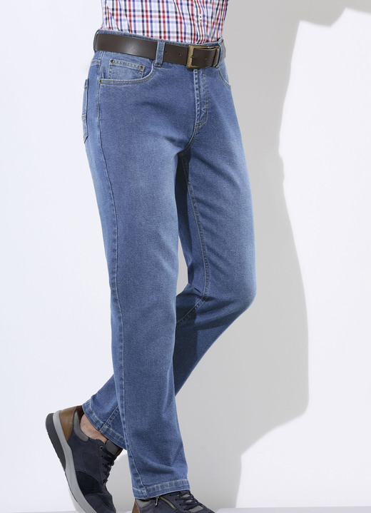 Broeken - Jeans in 5-pocketvorm in 3 kleuren, in Größe 024 bis 060, in Farbe LICHTE JEANS