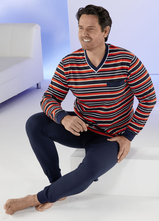 - Pyjama met V-hals en gestreept dessin, in Größe 046 bis 062, in Farbe MARINE-ROOD-MEERKLEURIG